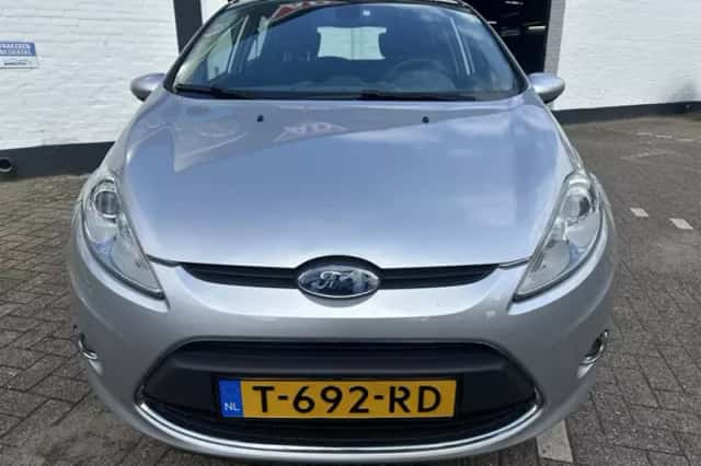 Ford Fiesta (2009) thumbnail 5