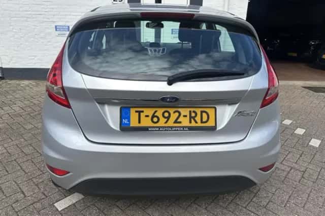 Ford Fiesta (2009) thumbnail 6