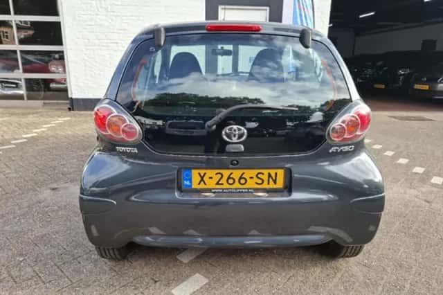Toyota Aygo (2009) thumbnail 6