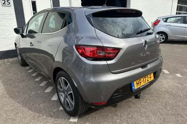 Renault Clio (2015) thumbnail 3