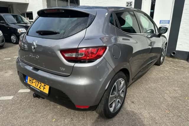 Renault Clio (2015) thumbnail 4