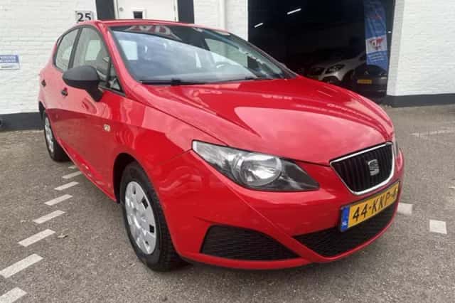 SEAT Ibiza (2010) thumbnail 2