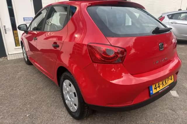 SEAT Ibiza (2010) thumbnail 3