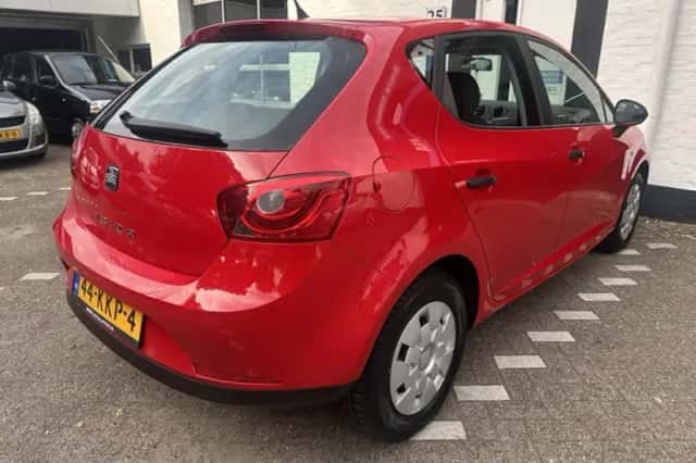 SEAT Ibiza (2010) thumbnail 4