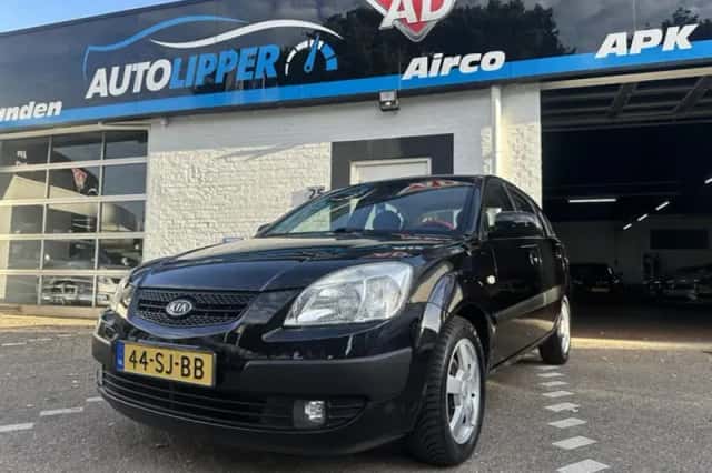 Kia Rio (2006) thumbnail 1