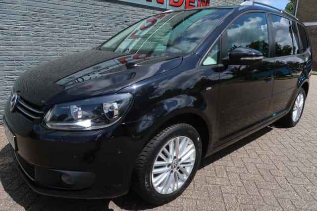 Volkswagen Touran (2014) thumbnail 1