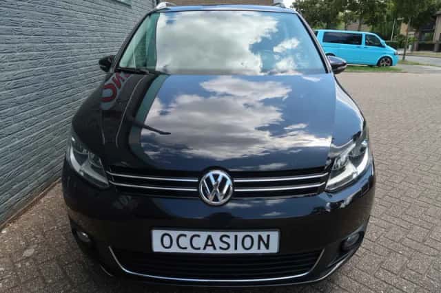 Volkswagen Touran (2014) thumbnail 3