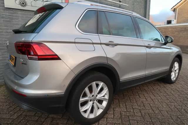 Volkswagen Tiguan (2017) thumbnail 3