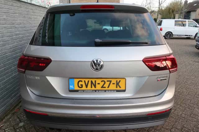 Volkswagen Tiguan (2017) thumbnail 5
