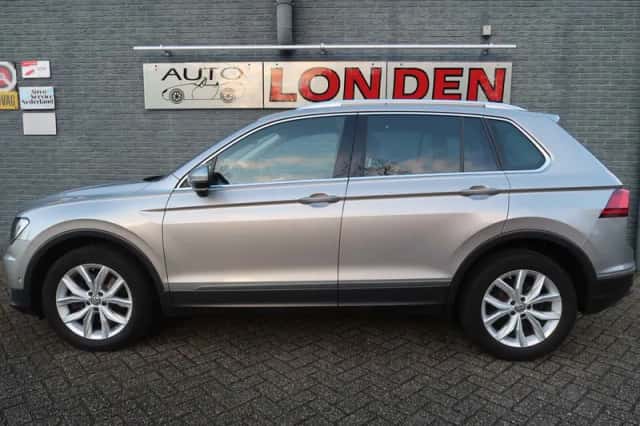 Volkswagen Tiguan (2017) thumbnail 6