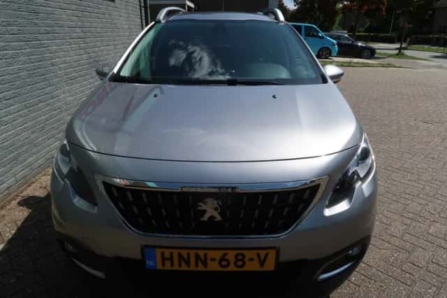 Peugeot 2008 (2019) thumbnail 3