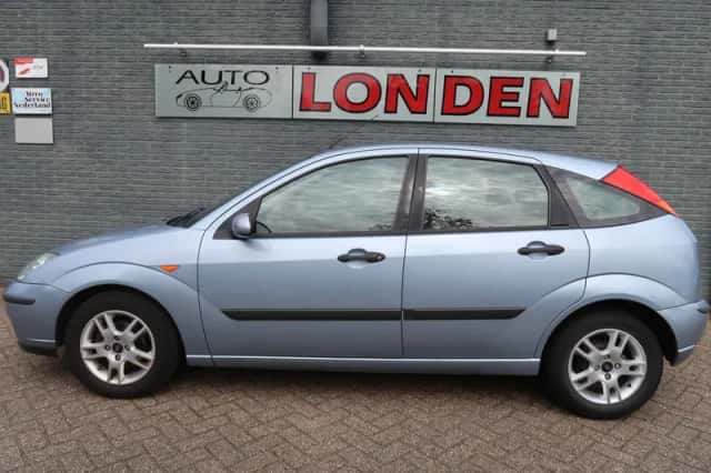 Ford Focus (2003) thumbnail 4