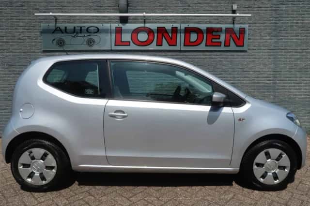 Volkswagen Up! (2015) thumbnail 2