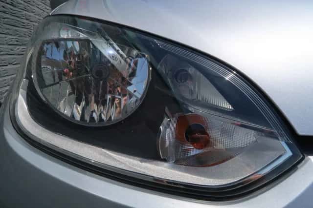 Volkswagen Up! (2015) thumbnail 6
