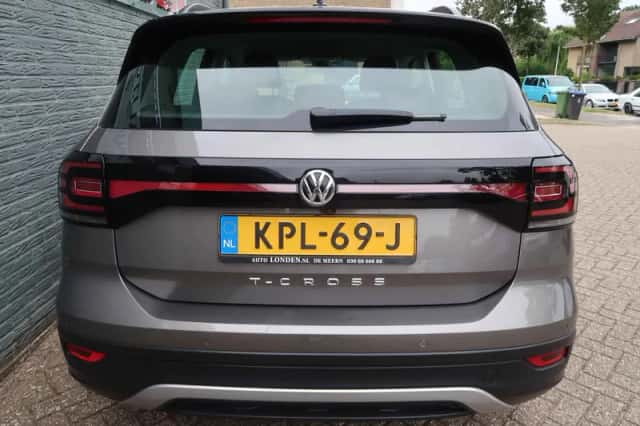 Volkswagen T-Cross (2020) thumbnail 3