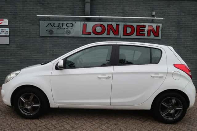 Hyundai i20 (2010) thumbnail 4