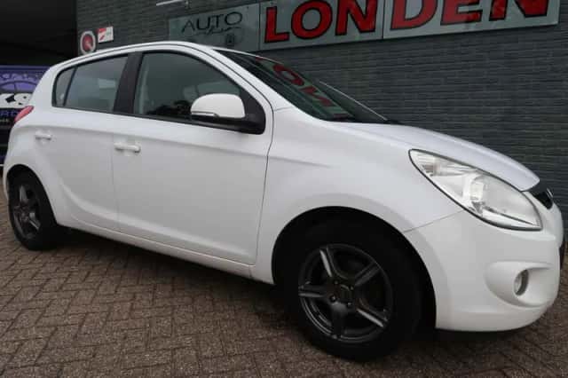 Hyundai i20 (2010) thumbnail 6