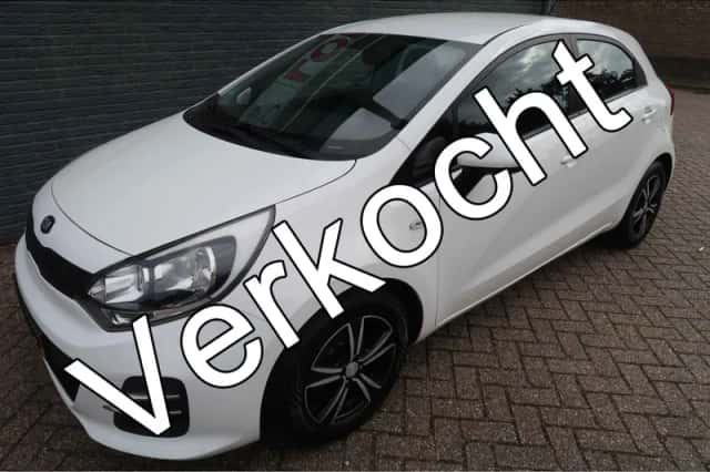 Kia Rio (2015) thumbnail 1