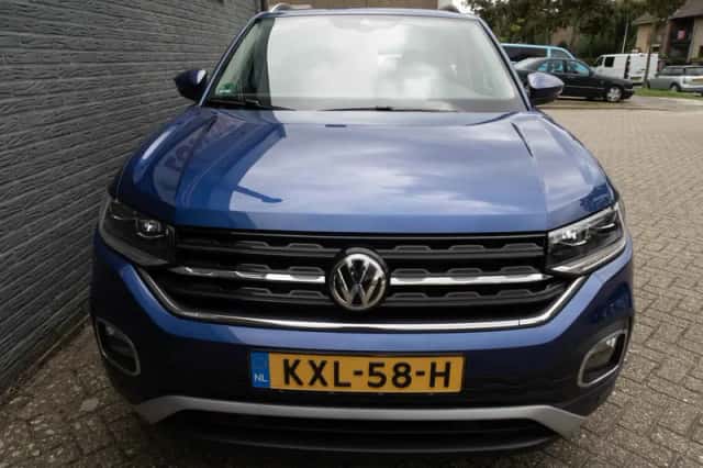 Volkswagen T-Cross (2019) thumbnail 3