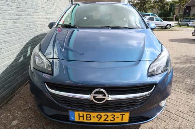 Opel Corsa (2015) thumbnail 3