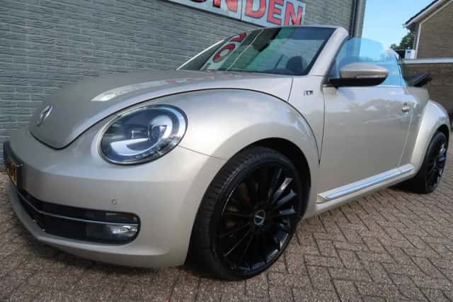 Volkswagen Beetle (2014) thumbnail 1