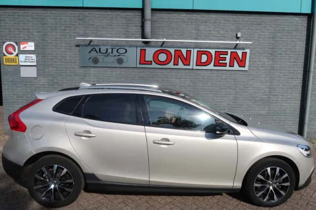 Volvo V40 Cross Country (2019) thumbnail 4