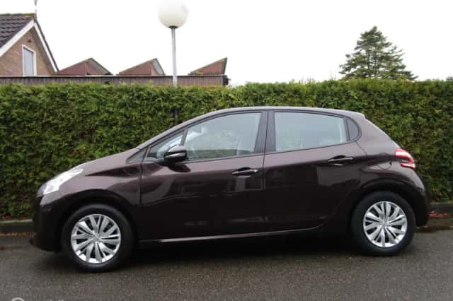 Peugeot 208 (2013) thumbnail 3