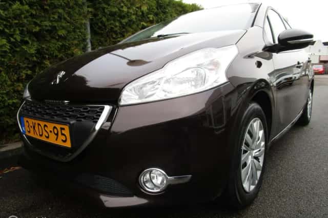 Peugeot 208 (2013) thumbnail 4