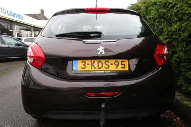 Peugeot 208 (2013) thumbnail 6