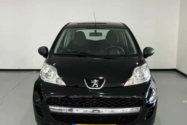 Peugeot 107 (2011) thumbnail 2