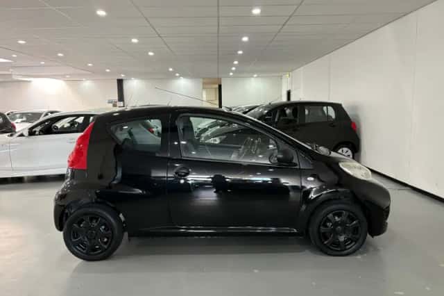Peugeot 107 (2011) thumbnail 6