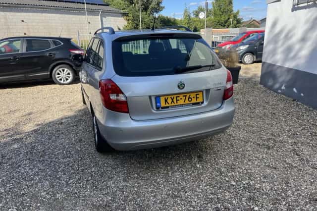 Škoda Fabia (2009) thumbnail 3