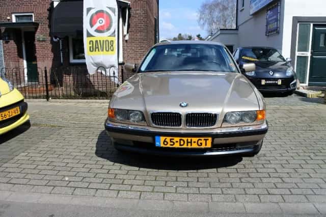 BMW 7-Serie (1999) thumbnail 2