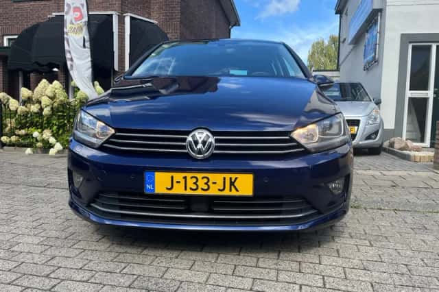 Volkswagen Golf Sportsvan (2017) thumbnail 2