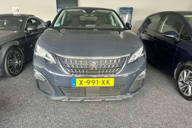 Peugeot 3008 (2020) thumbnail 3