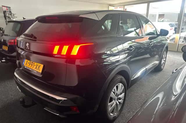 Peugeot 3008 (2020) thumbnail 5