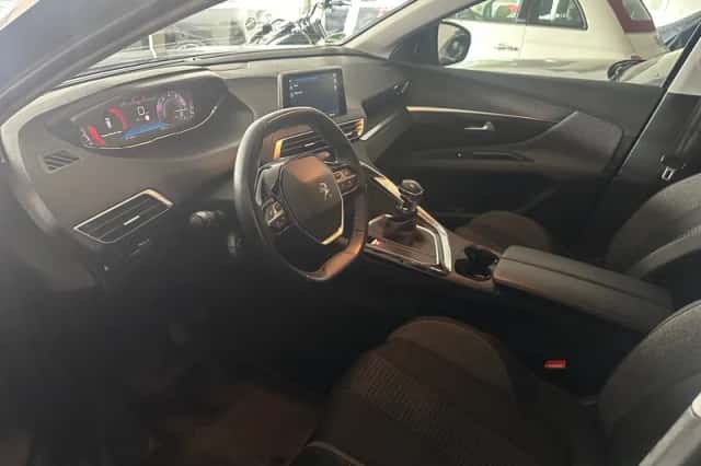 Peugeot 3008 (2020) thumbnail 6