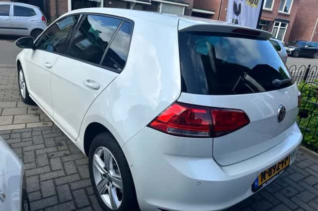 Volkswagen Golf (2013) thumbnail 4