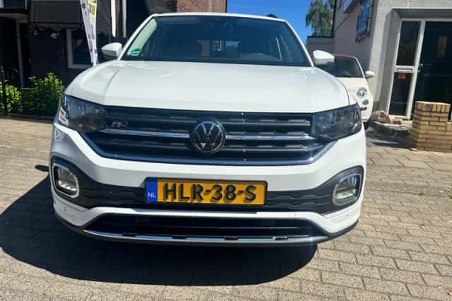 Volkswagen T-Cross (2020) thumbnail 2