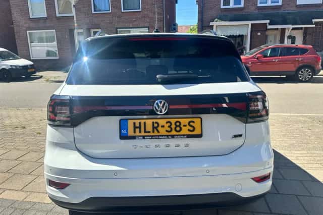 Volkswagen T-Cross (2020) thumbnail 4