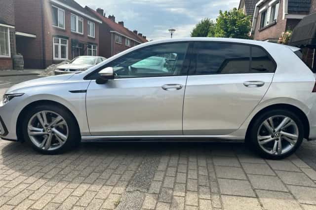 Volkswagen Golf (2022) thumbnail 3
