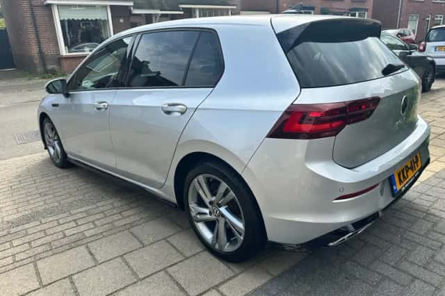 Volkswagen Golf (2022) thumbnail 5