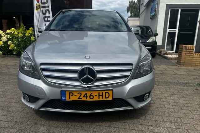 Mercedes-Benz B-Klasse (2012) thumbnail 2