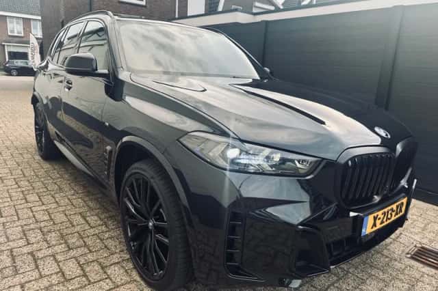 BMW X5 (2023) thumbnail 3