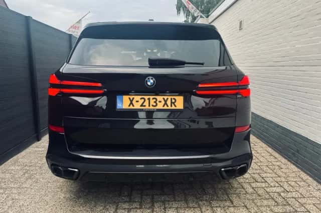 BMW X5 (2023) thumbnail 5