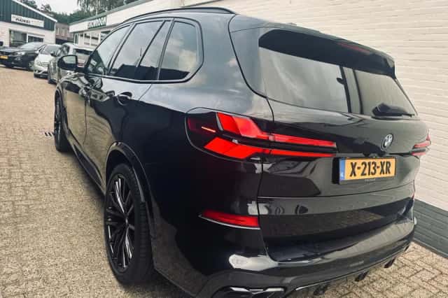 BMW X5 (2023) thumbnail 6