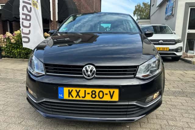 Volkswagen Polo (2016) thumbnail 2