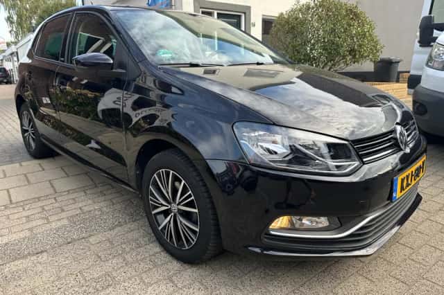 Volkswagen Polo (2016) thumbnail 3