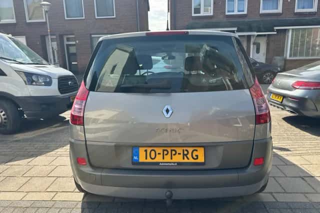 Renault Scénic (2004) thumbnail 4
