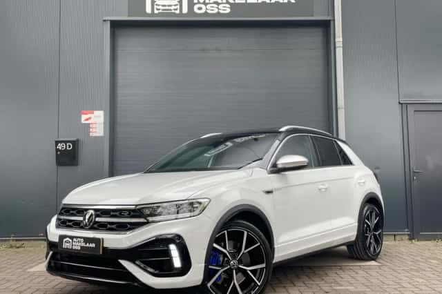 Volkswagen T-Roc (2023) thumbnail 1